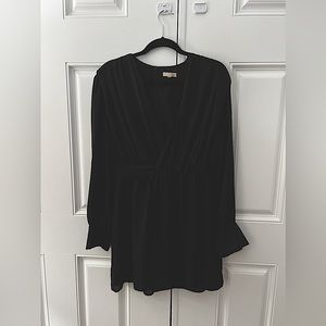 GB | Black Low-Neckline Long Sleeve Short Black Dress